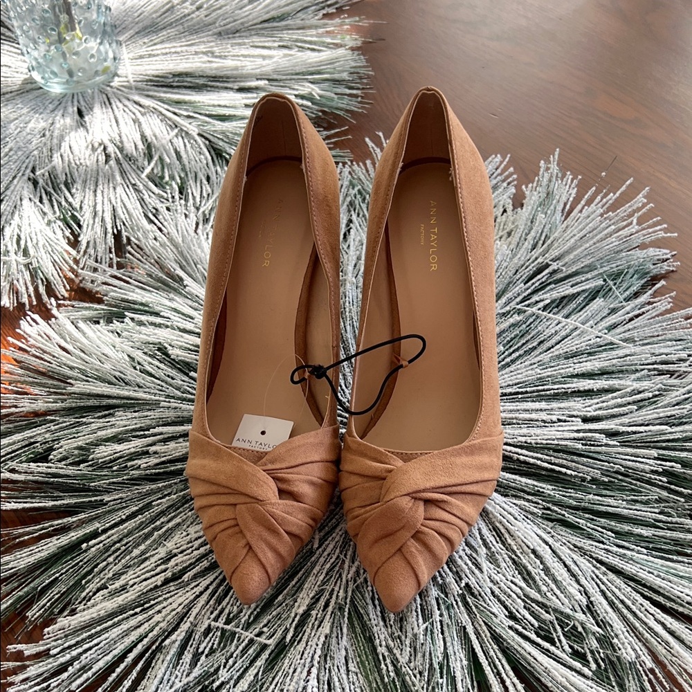 Ann Taylor Brown Knotted Heels